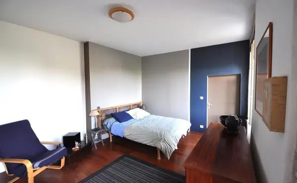 Maison 8 pièces 600m2 chambre 2.webp
