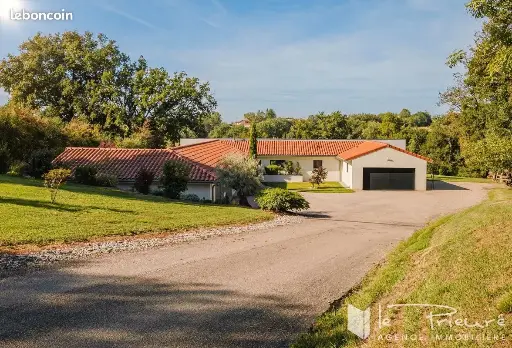 Villa 8 pièces 200 m²